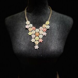 Floral Statement Necklace in Multicolor